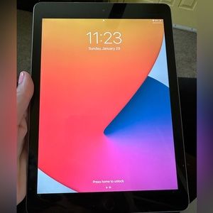 6th Generation iPad, like brand new, barely used